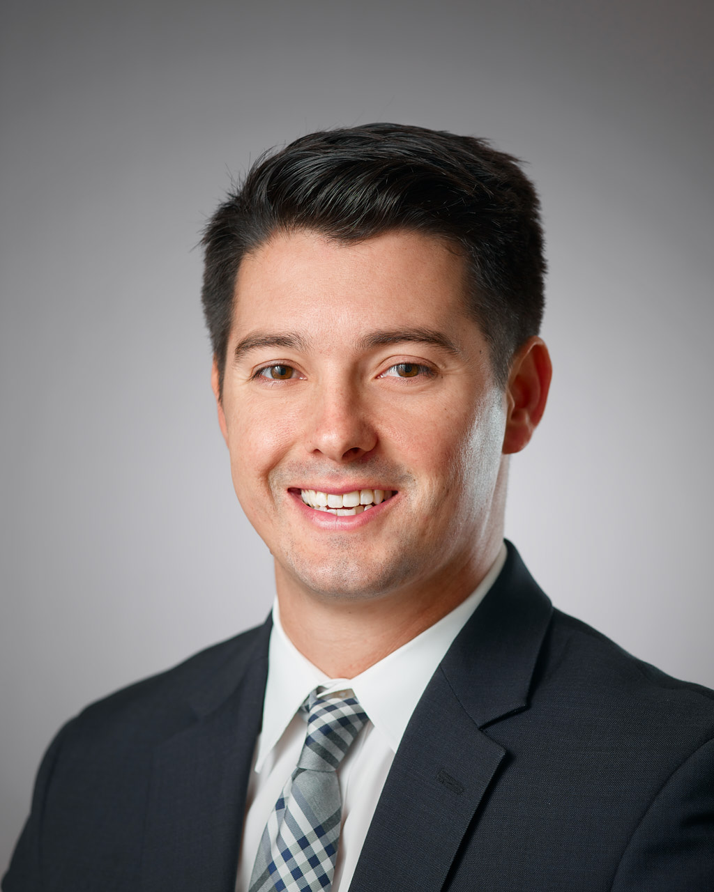 Chris's Professional Headshot for Linkedin Profile shot in Alexandria VA by Jared Wolfe